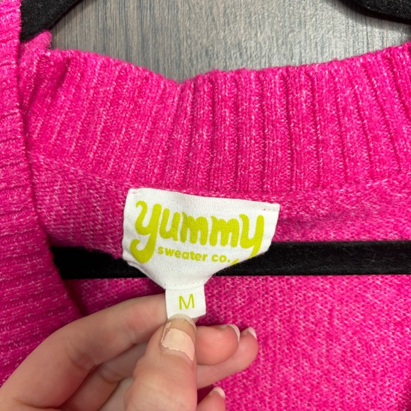 b💙2/$40💙Yummy Sweater Co Vibrant Pink V Neck Pullover Sweater Size M - Picture 12 of 16